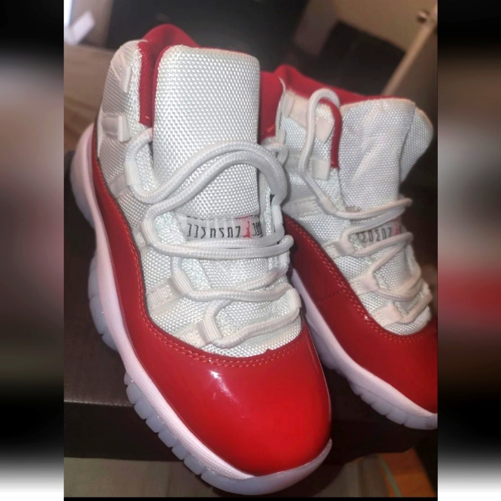 Nike Air Jordan Retro 11 Red/white